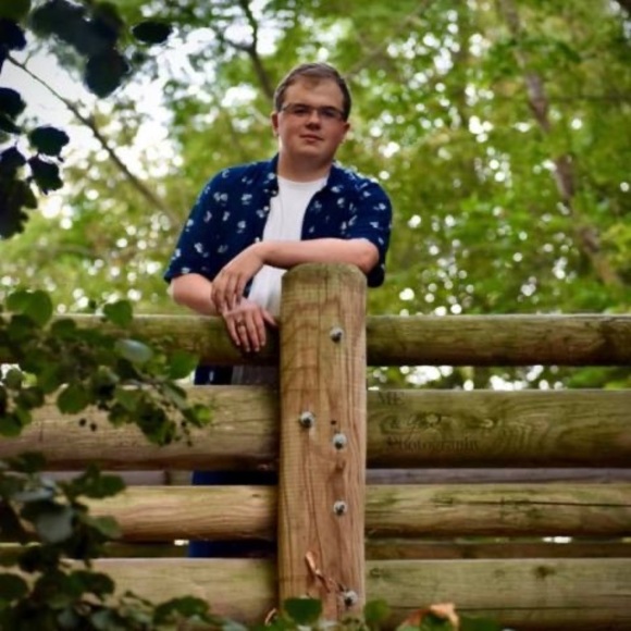 Meet your Posher, Joshua - Picture 1 of 1